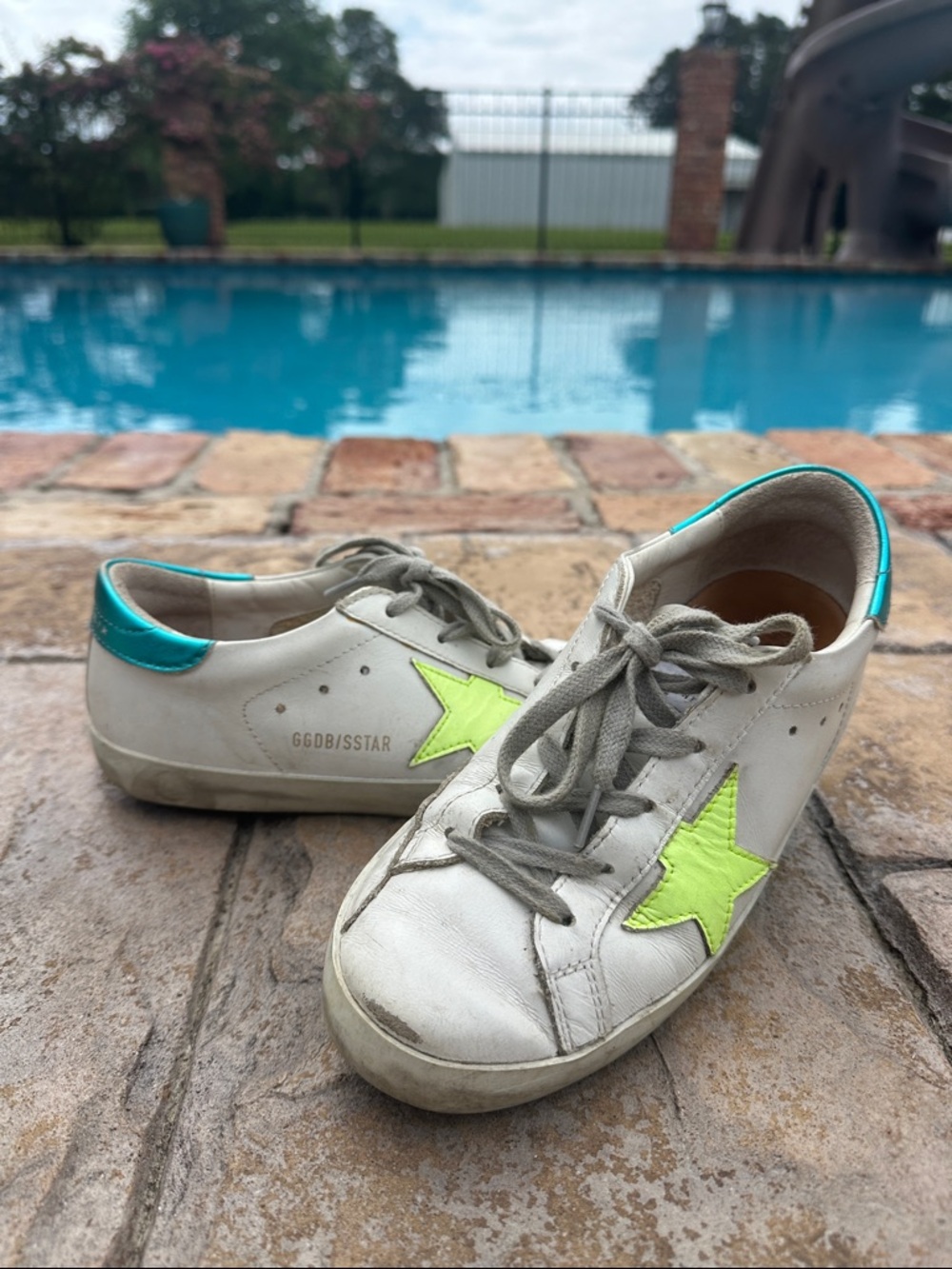 Golden Goose Kids White Leather Sneakers with Neon Yellow Star and Teal Heel